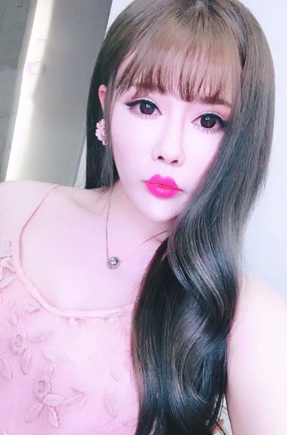 上海人妖 Shanghai Ladyboy - Anke - Ladyboys in China